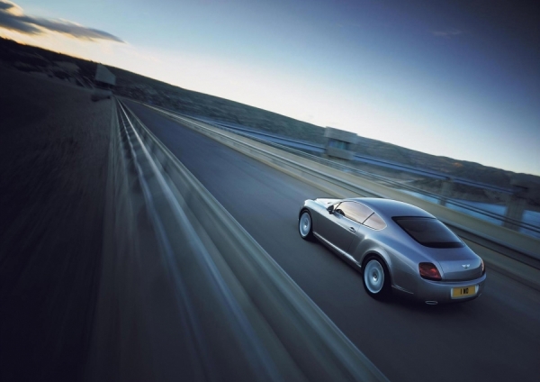 Photograph Nigel Harniman Bentley on One Eyeland